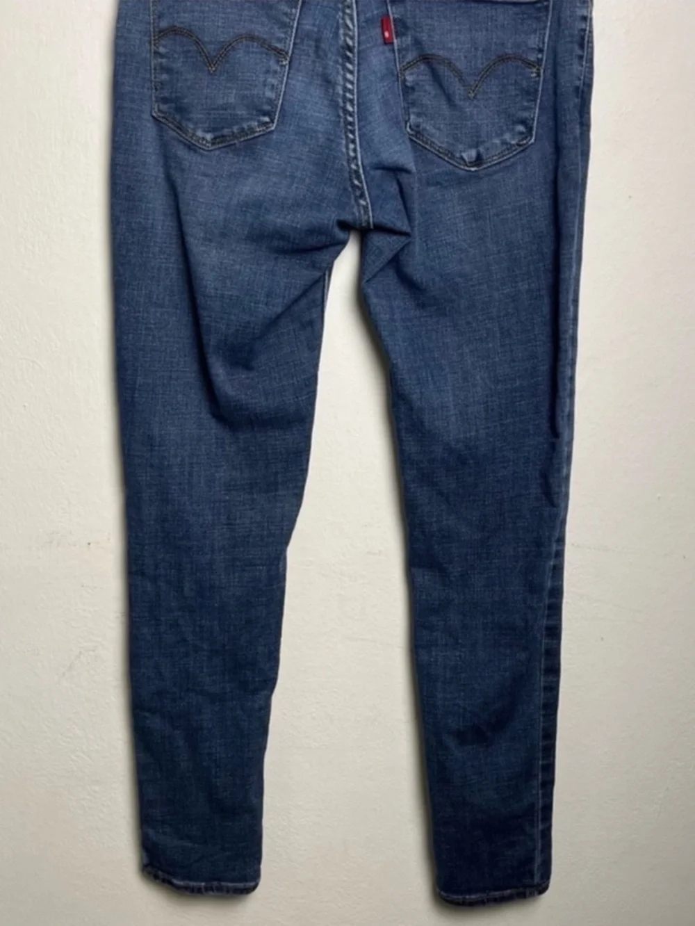 LEVI’S 711 Skinny Jeans